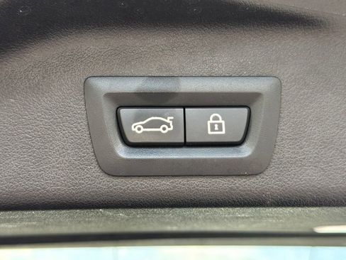 Used 2021 BMW X5 sDrive40i w/ Premium Package RWD image 19