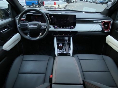 Used 2025 GMC Canyon AT4 w/ AT4X Package image 26