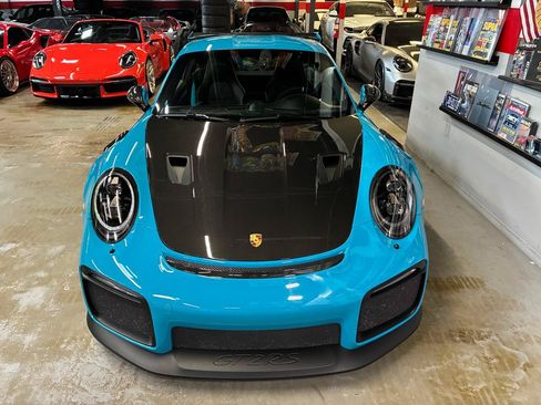 Used 2018 Porsche 911 GT2 RS RWD image 3