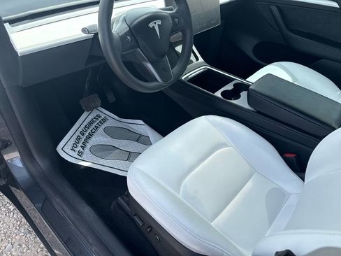 Used 2023 Tesla Model Y Long Range AWD/4WD image 32
