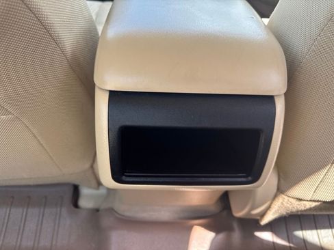 Used 2016 Toyota Camry LE FWD image 31