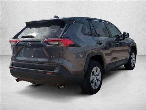 Used 2022 Toyota RAV4 LE FWD image 5