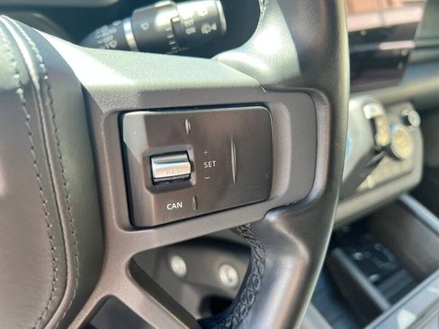 Used 2023 Land Rover Defender 130 X-Dynamic SE image 33