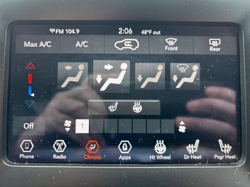 Used 2019 Jeep Cherokee Latitude w/ Cold Weather Group image 25