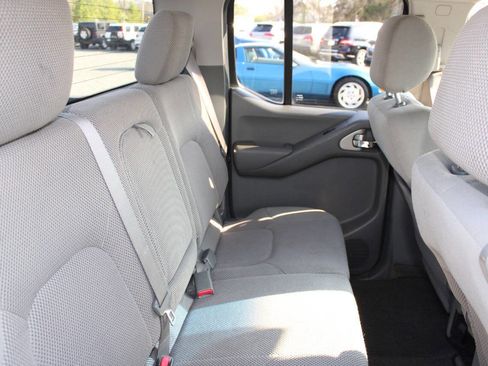 Used 2005 Nissan Frontier SE w/ (P01) Power Pkg AWD/4WD image 18