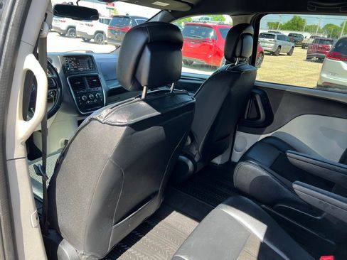 Used 2018 Dodge Grand Caravan SXT FWD image 24