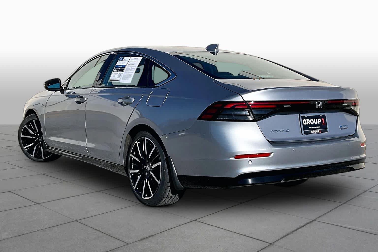 Used 2023 Honda Accord Touring image 11