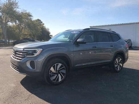 Used 2025 Volkswagen Atlas SE image 8