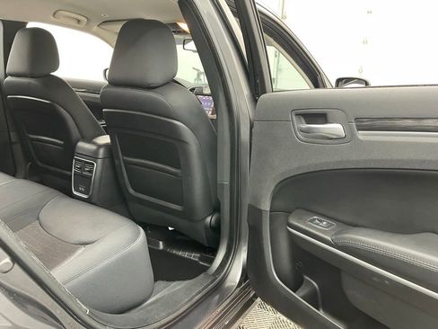Used 2019 Chrysler 300 Touring w/ Sport Appearance Package RWD image 30