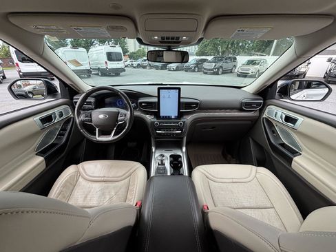 Used 2020 Ford Explorer Platinum w/ Premium Technology Package AWD/4WD image 23