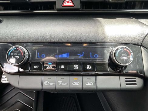 Certified 2025 Hyundai Elantra Sport FWD image 19