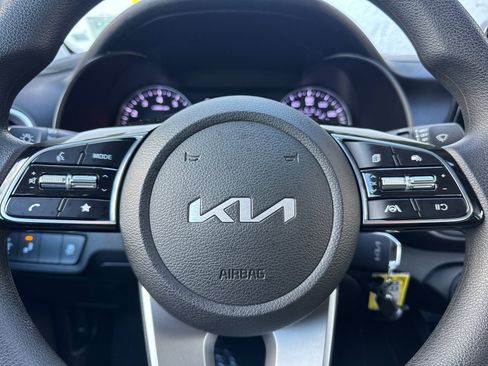 Certified 2023 Kia Forte LXS w/ LXS Technology Package image 21