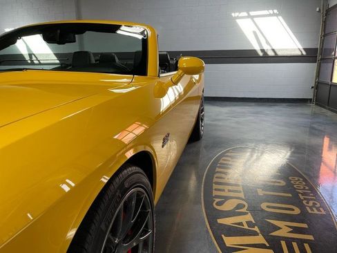 Used 2017 Dodge Challenger SRT w/ Technology Group image 4