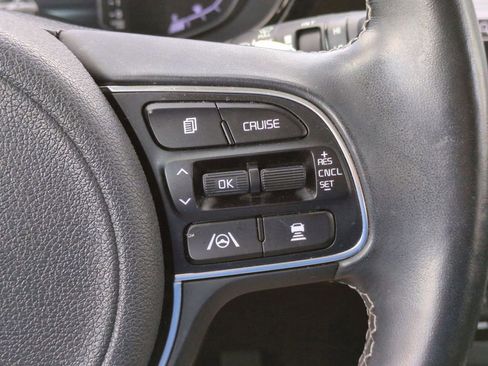 Used 2022 Kia Niro EX Premium image 22