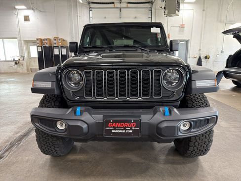 Used 2025 Jeep Wrangler Unlimited Rubicon 4xe w/ Safety Group AWD/4WD image 2