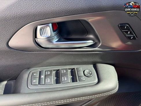 New 2026 Chrysler Pacifica Select w/ S Appearance Package image 9