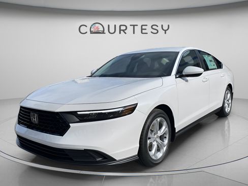 Used 2024 Honda Accord LX image 2