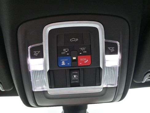 Used 2019 RAM 1500 Laramie image 27