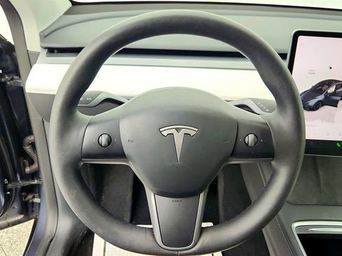 Used 2023 Tesla Model Y Long Range image 12