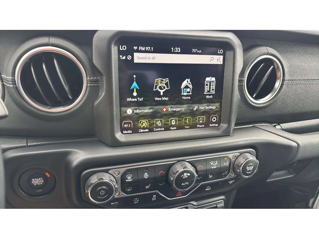 Used 2022 Jeep Gladiator Overland w/ Popular Equipment Package AWD/4WD image 16
