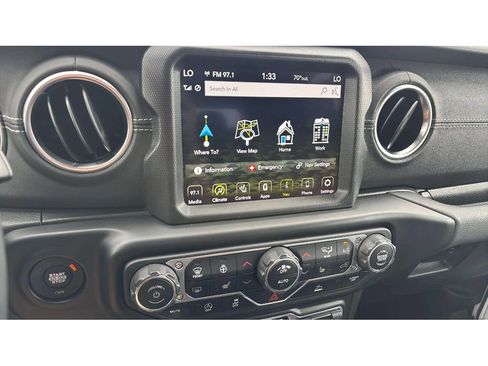 Used 2022 Jeep Gladiator Overland w/ Popular Equipment Package AWD/4WD image 16