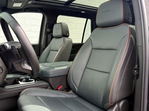 Certified 2025 GMC Yukon AT4 w/ AT4 Premium Package AWD/4WD image 16