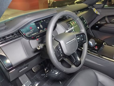 New 2026 Land Rover Range Rover Sport Dynamic SE AWD/4WD image 16