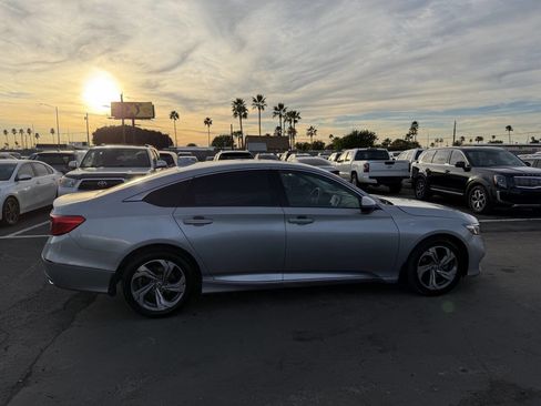 Used 2019 Honda Accord EX image 9