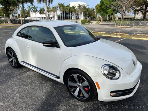 Used 2012 Volkswagen Beetle Launch Edition image 2