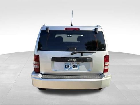 Used 2011 Jeep Liberty Sport RWD image 4