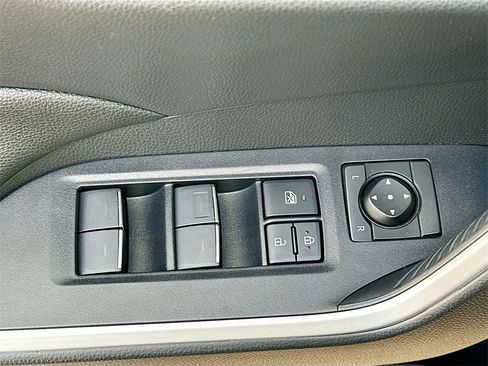 Used 2025 Toyota RAV4 XLE image 17