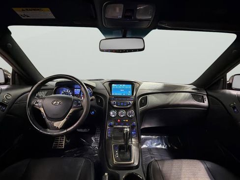Used 2013 Hyundai Genesis 3.8 image 27