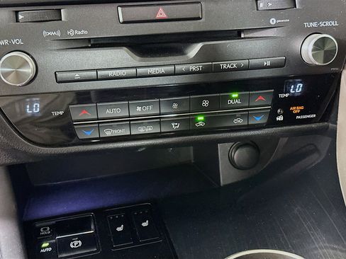 Used 2018 Lexus RX 350 AWD w/ Accessory Package image 23