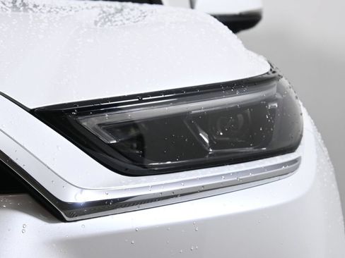 Used 2024 Toyota Grand Highlander AWD image 11