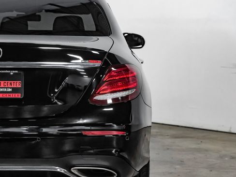 Used 2018 Mercedes-Benz E 300 image 39