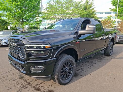 Used 2025 RAM 2500 Limited AWD/4WD image 3