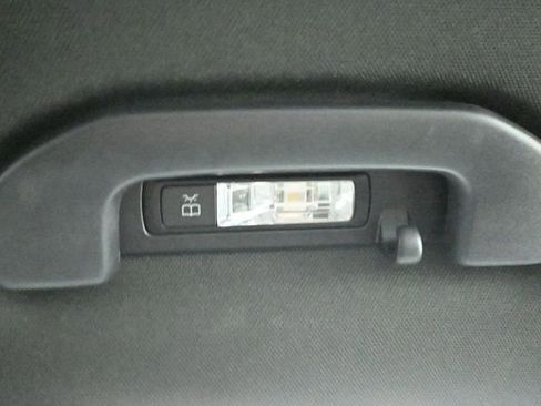 Used 2022 Mercedes-Benz GLC 300 4MATIC image 17