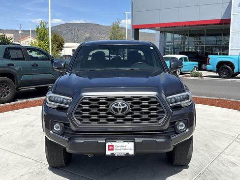 Used 2020 Toyota Tacoma TRD Off-Road AWD/4WD image 3