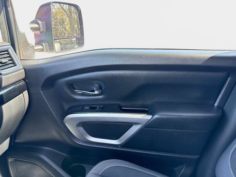 Used 2024 Nissan Titan SV w/ SV Convenience Package image 21