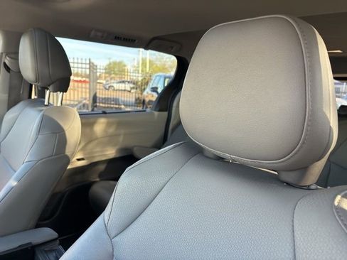 Used 2024 Toyota Sienna XLE image 9