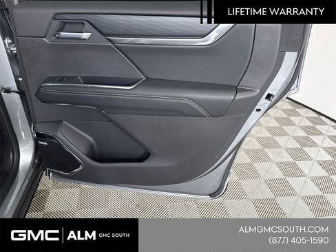 New 2026 GMC Acadia Elevation w/ Black Edition FWD image 18