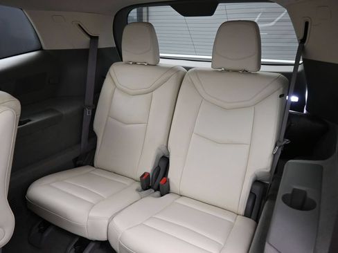 Used 2020 Cadillac XT6 Premium Luxury FWD image 27