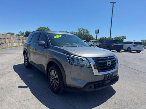 Used 2022 Nissan Pathfinder SV AWD/4WD image 1