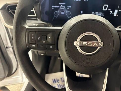 Used 2025 Nissan Kicks SV AWD/4WD image 15