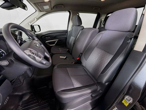 Used 2022 Nissan Titan SV w/ Accessory Utility Package image 12