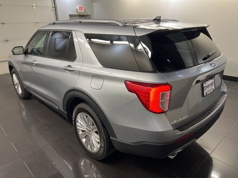 Certified 2023 Ford Explorer Limited w/ Hybrid Equipment Group 310A image 4