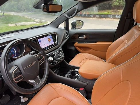 Used 2022 Chrysler Pacifica Pinnacle FWD image 9