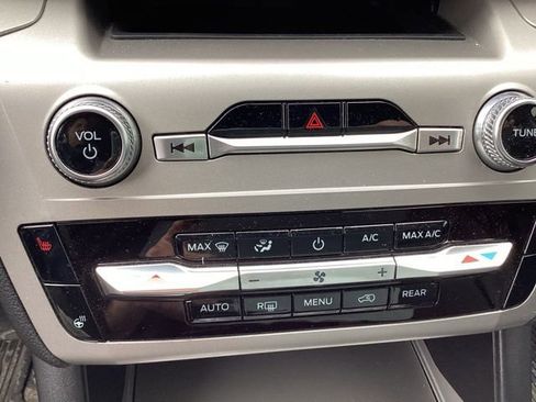 Used 2022 Ford Explorer XLT w/ Equipment Group 202A image 31