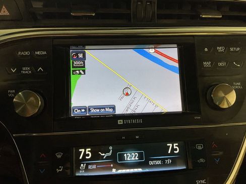 Used 2014 Toyota Avalon Limited image 3