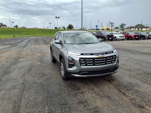 Used 2026 Chevrolet Equinox LT AWD/4WD image 4